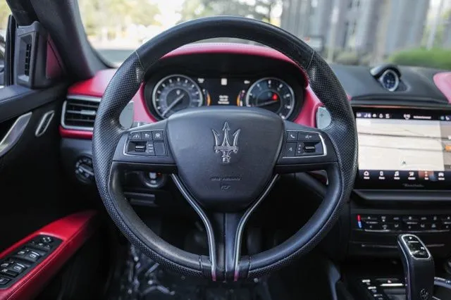 Maserati Ghibli photo 29