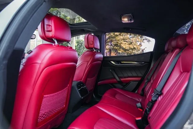 Maserati Ghibli photo 40