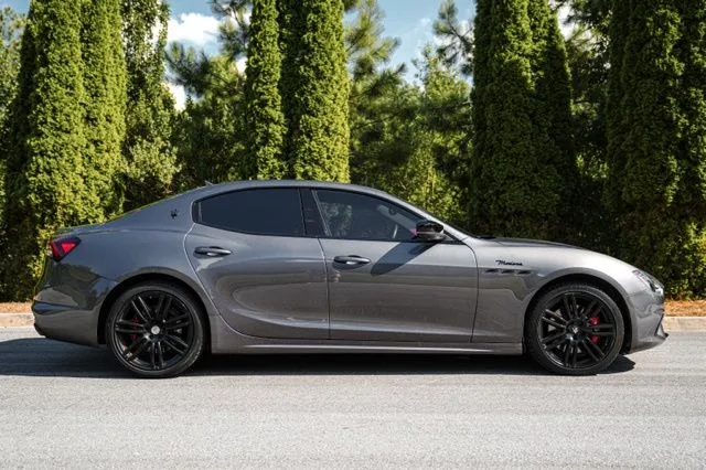 Maserati Ghibli photo 12
