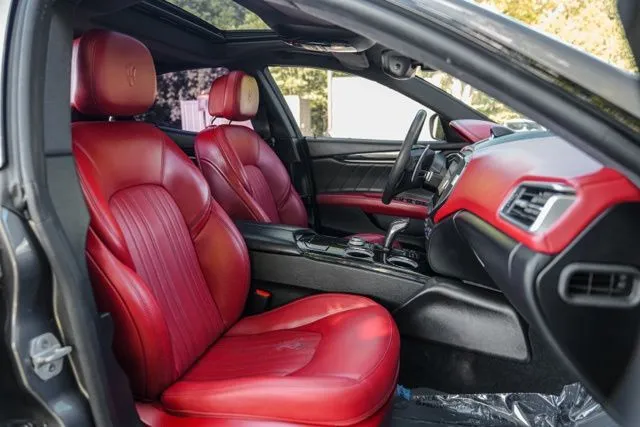Maserati Ghibli photo 39