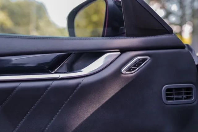 Maserati Ghibli photo 46