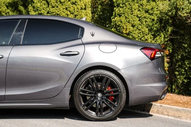 Maserati Ghibli photo 11
