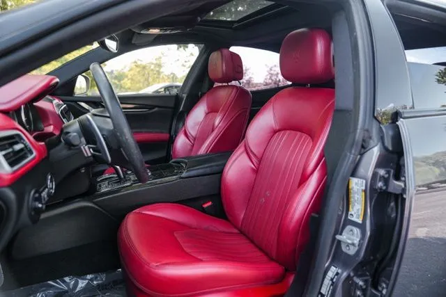 Maserati Ghibli photo 38