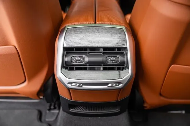 BMW 7 Series photo 42