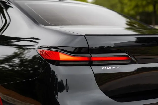 BMW 7 Series photo 15