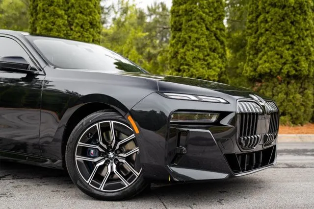 BMW 7 Series photo 7