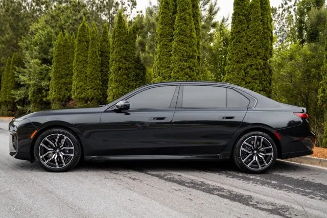 BMW 7 Series photo 9