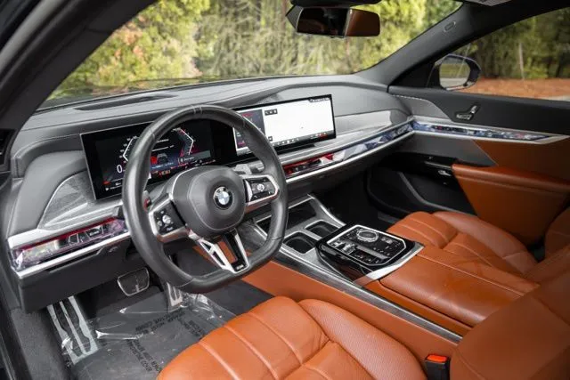 BMW 7 Series photo 21