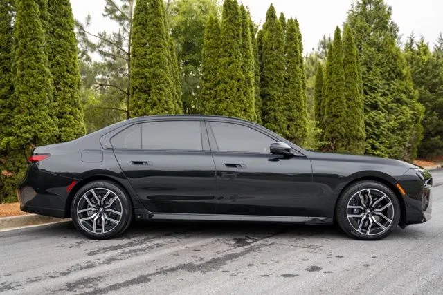 BMW 7 Series photo 12