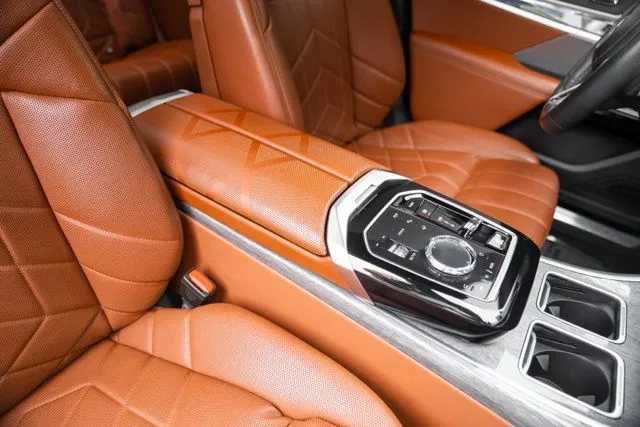 BMW 7 Series photo 33