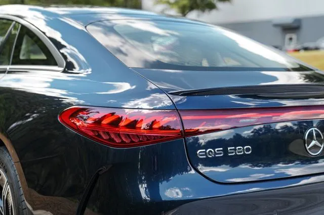 Mercedes-Benz EQS photo 15