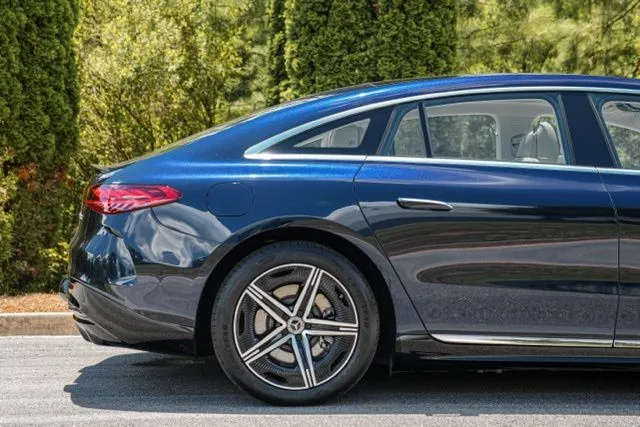 Mercedes-Benz EQS photo 13