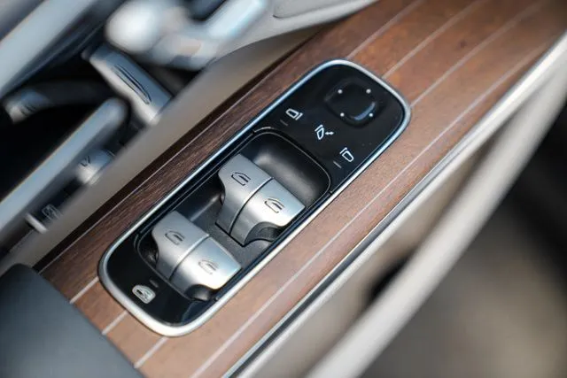 Mercedes-Benz EQS photo 52