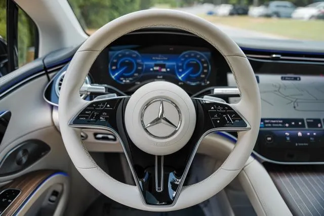 Mercedes-Benz EQS photo 34