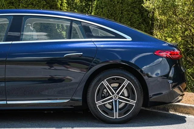 Mercedes-Benz EQS photo 11