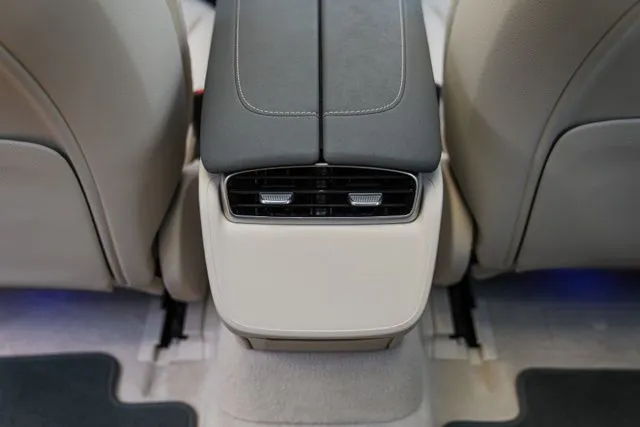 Mercedes-Benz EQS photo 49