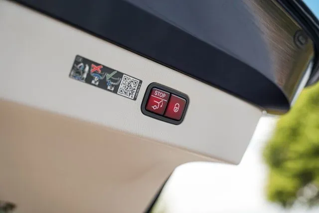 Mercedes-Benz EQS photo 19