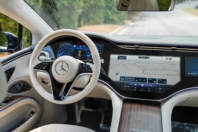 Mercedes-Benz EQS photo 31