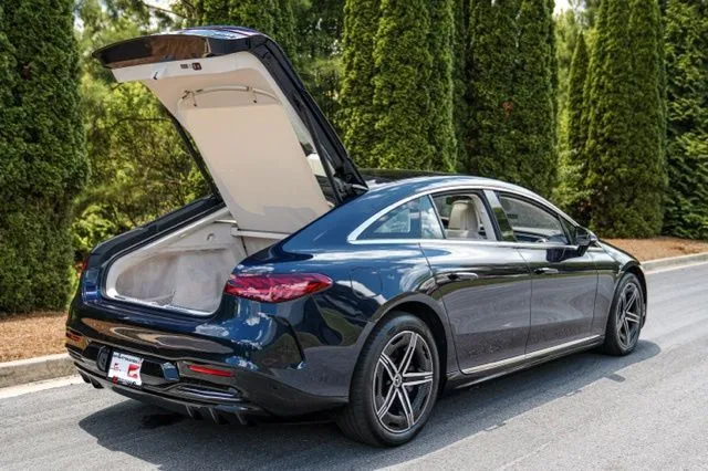 Mercedes-Benz EQS photo 18