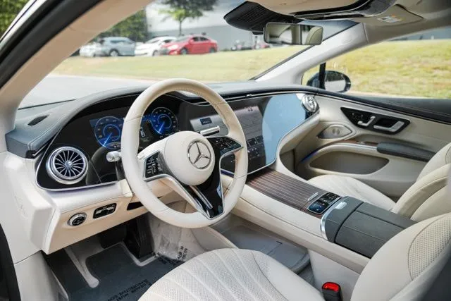 Mercedes-Benz EQS photo 28