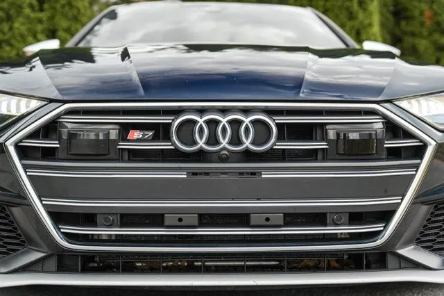 Audi S7 photo 15