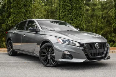 More photos of 2022 Nissan Altima 2.5 SR at Gravity Autos Duluth, GA