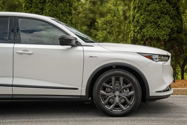 Acura MDX photo 14