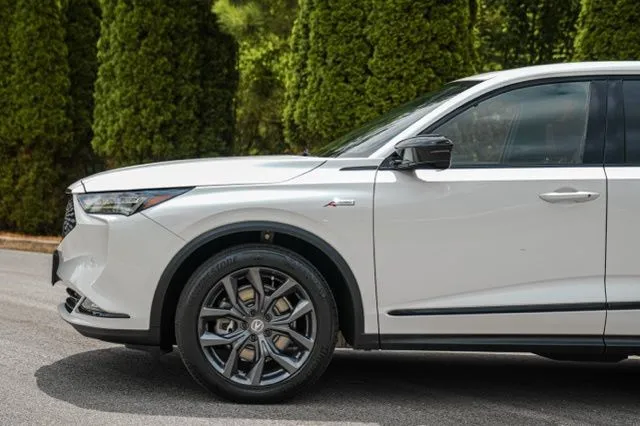 Acura MDX photo 10