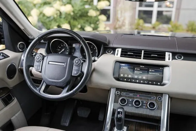 Land Rover Range Rover Sport photo 28
