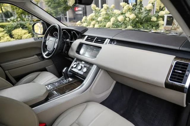 Land Rover Range Rover Sport photo 27