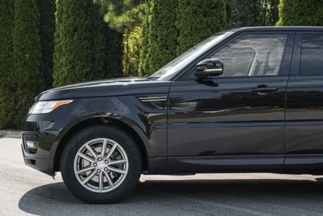Land Rover Range Rover Sport photo 10