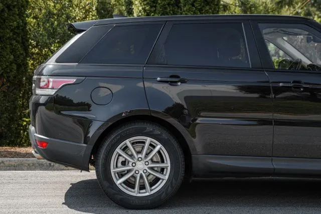 Land Rover Range Rover Sport photo 13