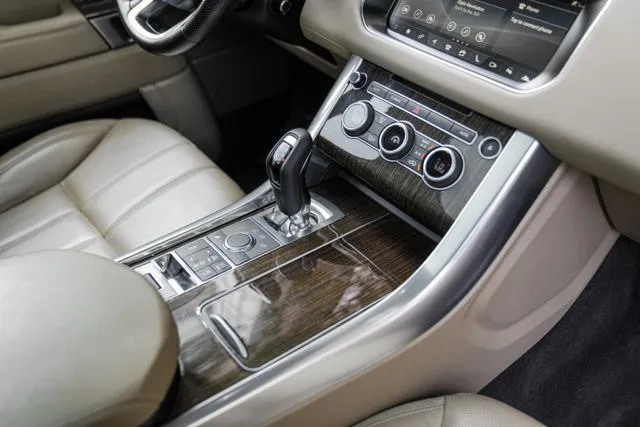 Land Rover Range Rover Sport photo 39