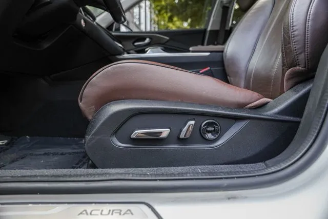 Acura TLX photo 37