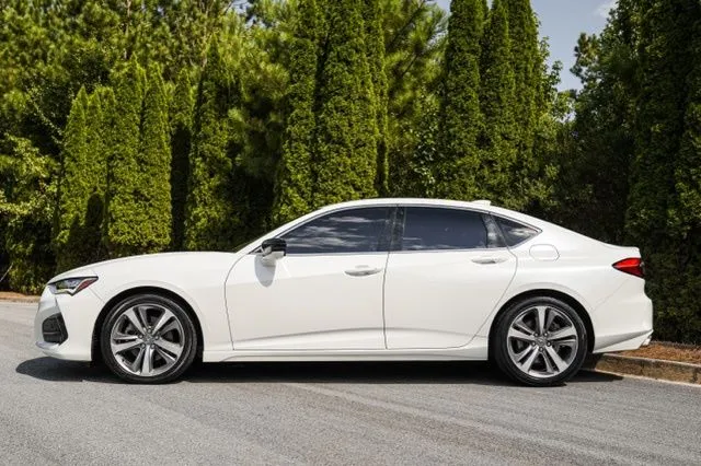 Acura TLX photo 9