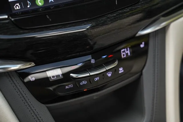 Cadillac XT6 photo 36