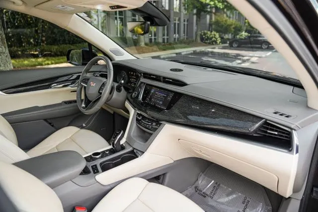 Cadillac XT6 photo 26