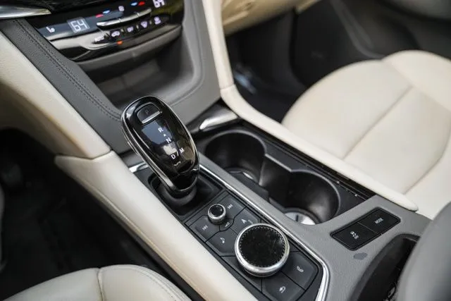 Cadillac XT6 photo 37