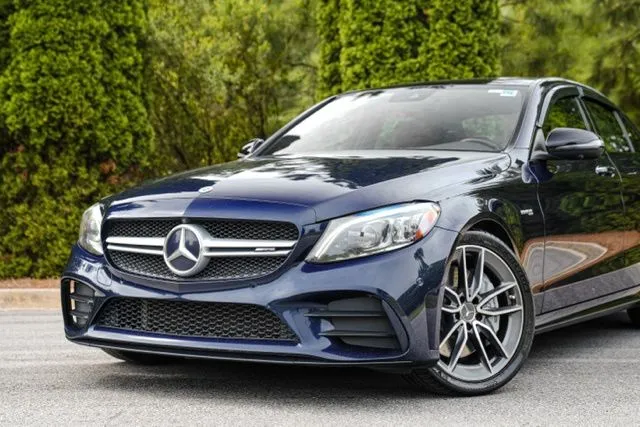 Mercedes-Benz C-Class photo 2