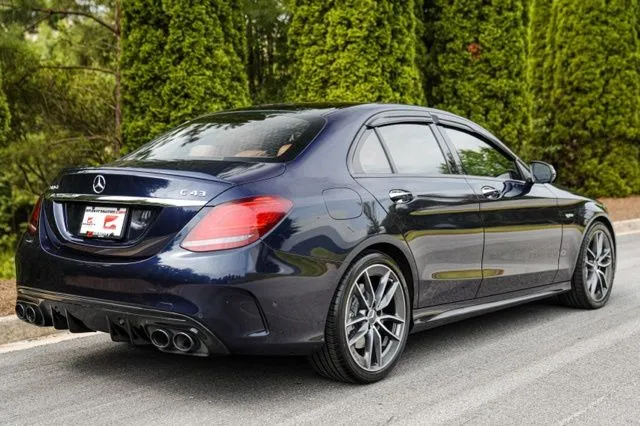 Mercedes-Benz C-Class photo 18