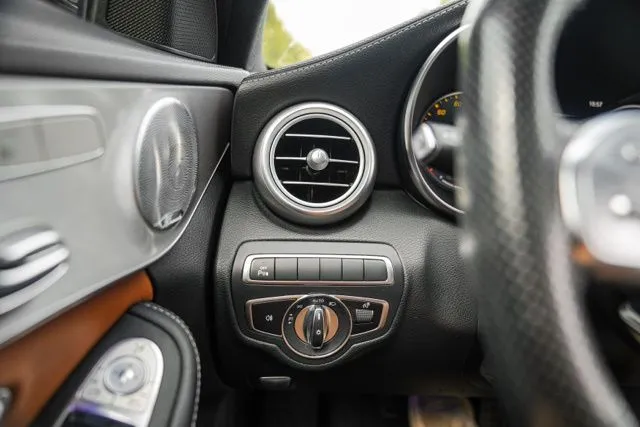 Mercedes-Benz C-Class photo 26