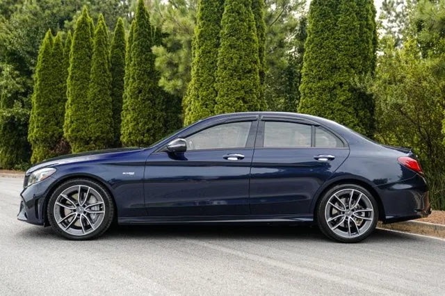 Mercedes-Benz C-Class photo 9