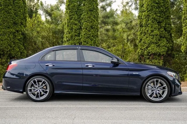 Mercedes-Benz C-Class photo 12