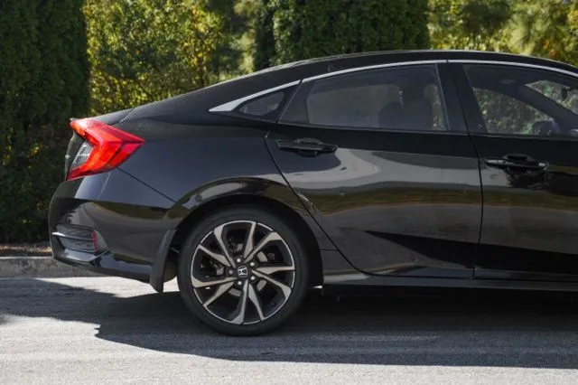 Honda Civic photo 9