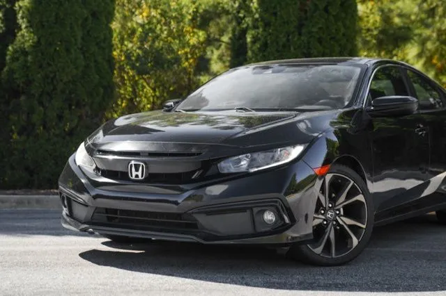 Honda Civic photo 2