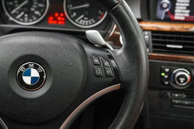 BMW 3 Series photo 23
