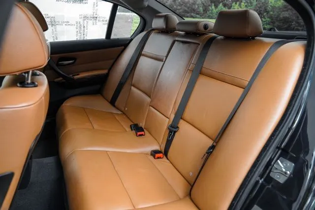 BMW 3 Series photo 34