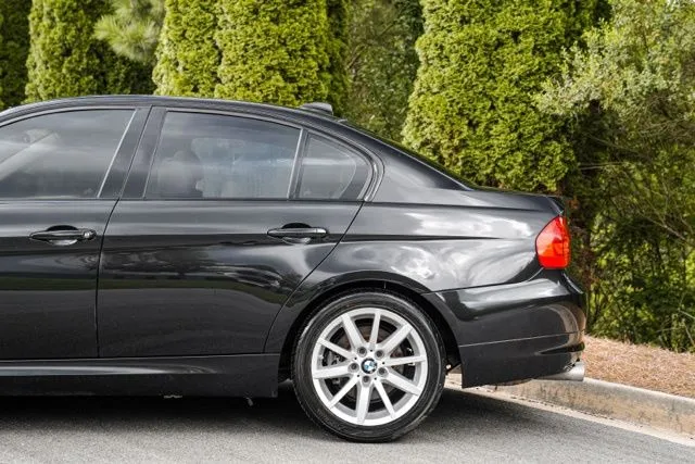 BMW 3 Series photo 7