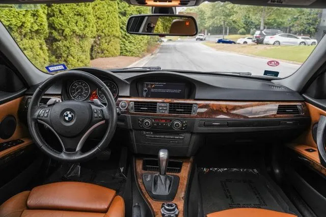 BMW 3 Series photo 16
