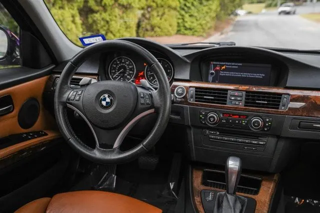 BMW 3 Series photo 18